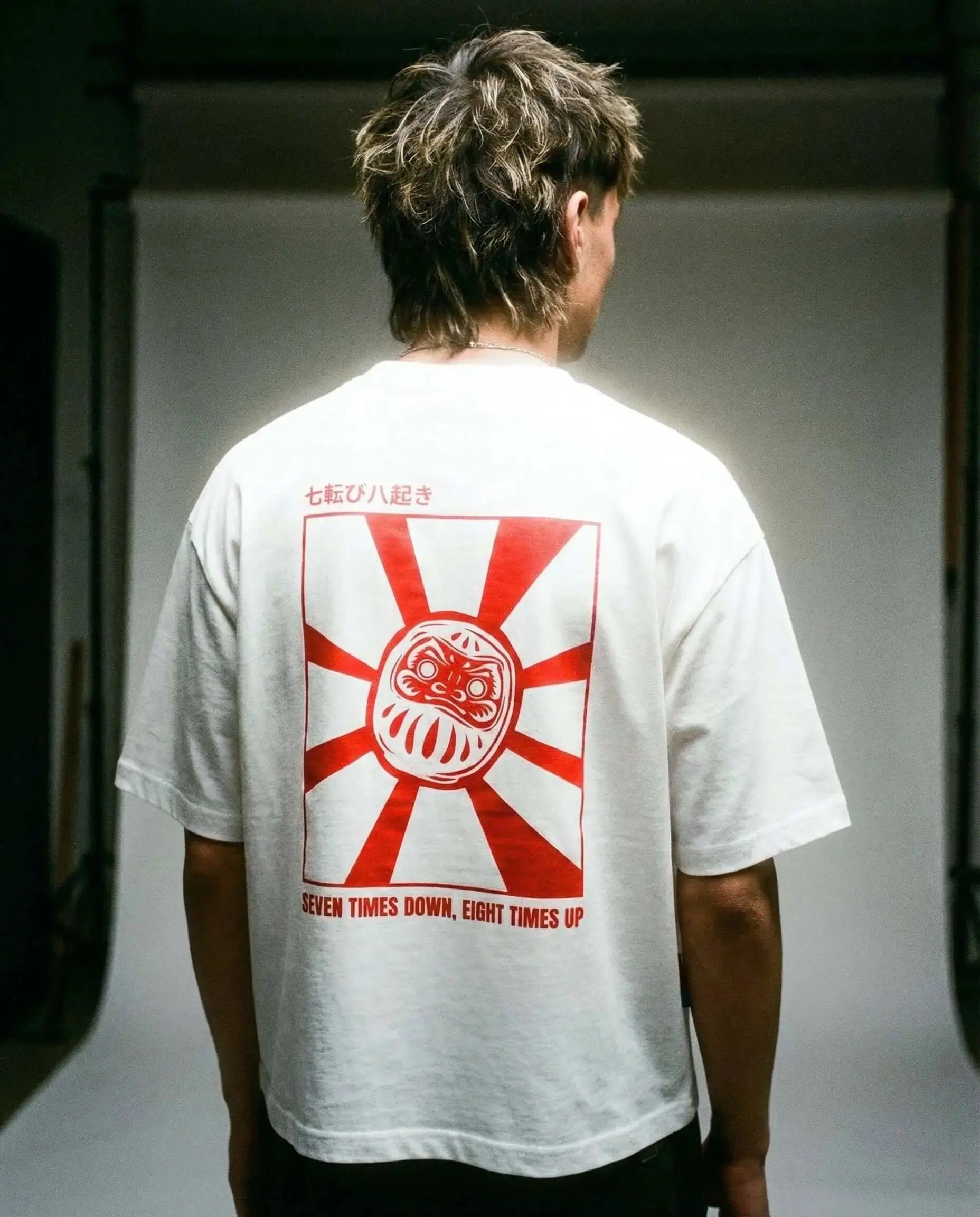 Daruma – Weißes, verkürztes Oversize-T-Shirt Batohiro