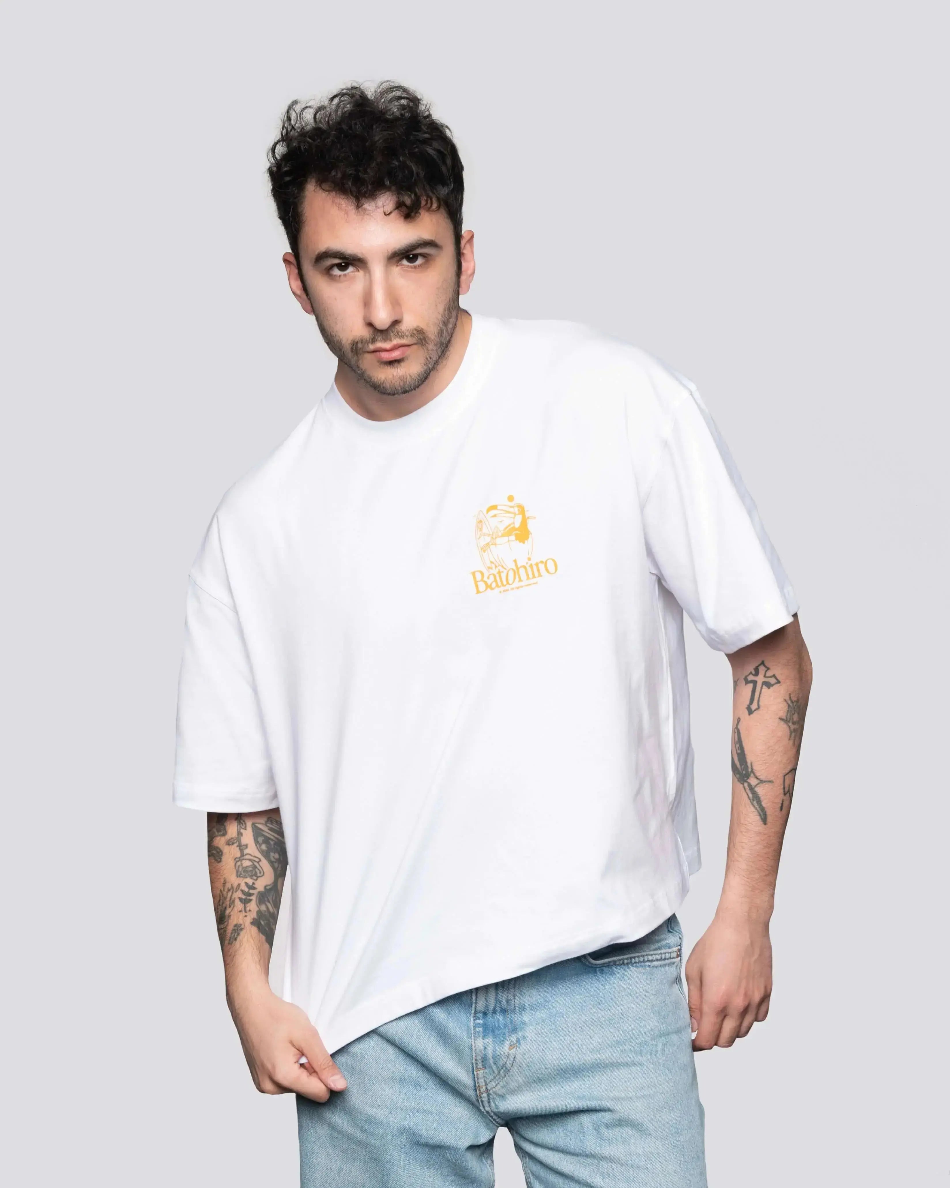 Ruhetag – Kurz geschnittenes Oversize-T-Shirt Batohiro