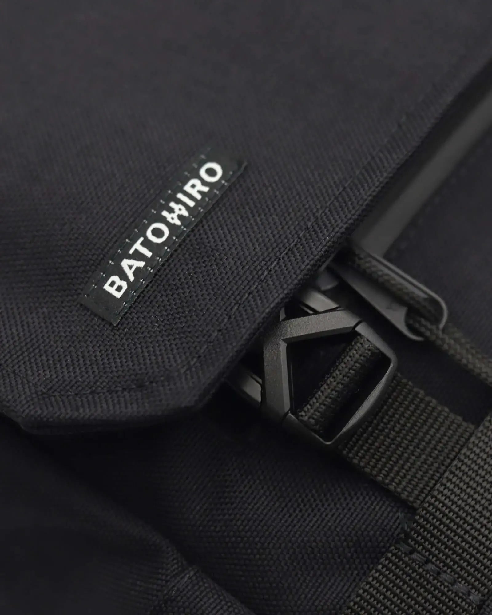 Minato Lite 2.0 - Dark Black Batohiro