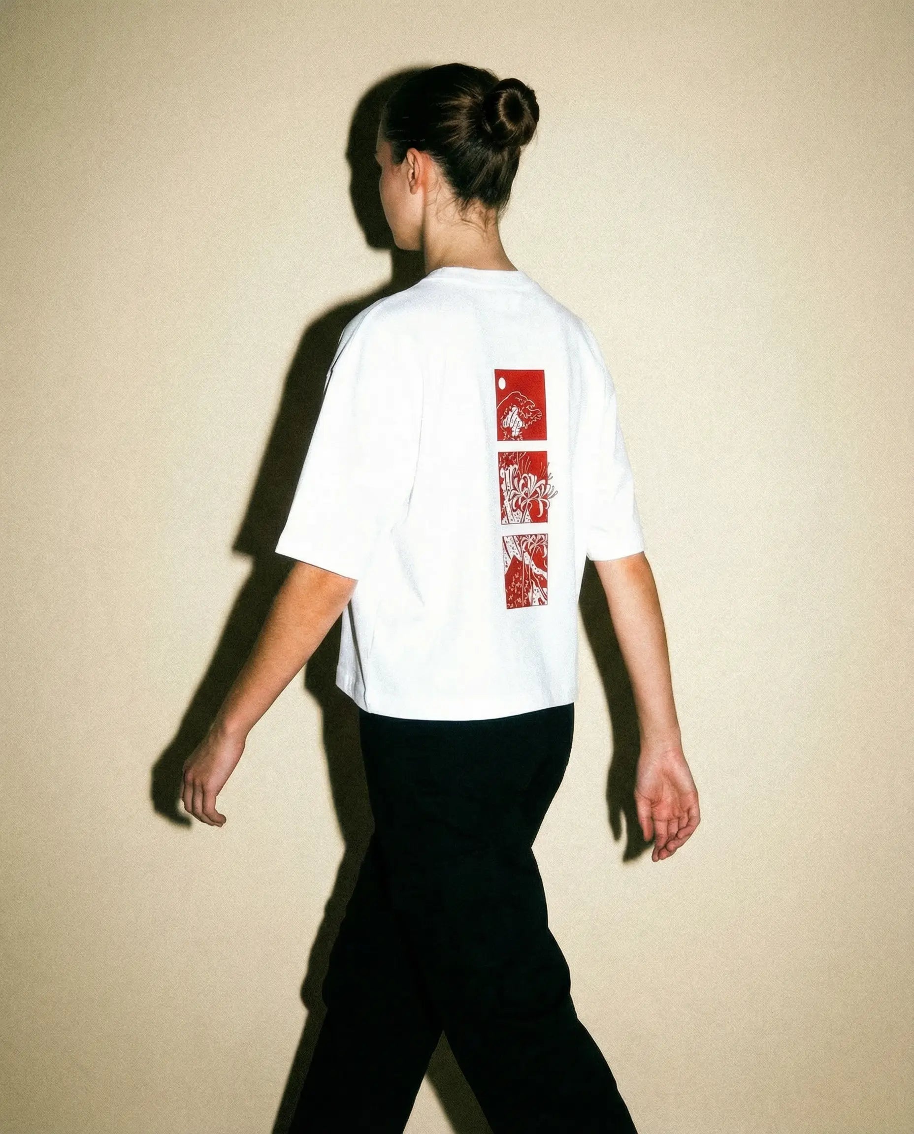 Spider Lily - White Cropped Oversized Tee Batohiro
