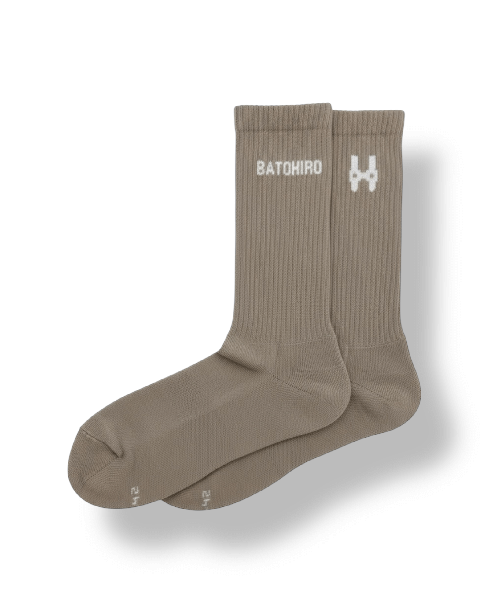 Batohiro crew ponožky taupe s ribovaným lemem a logem Batohiro, vyrobené z kvalitní bavlny a elastanu