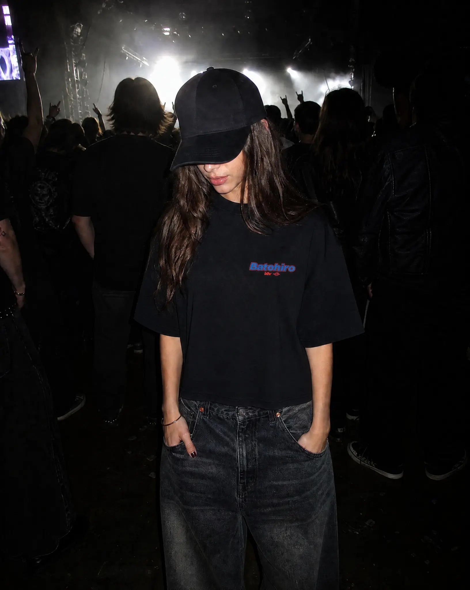 Oversized Tričko Outside – Black Cropped Oversized Tee - Batohiro