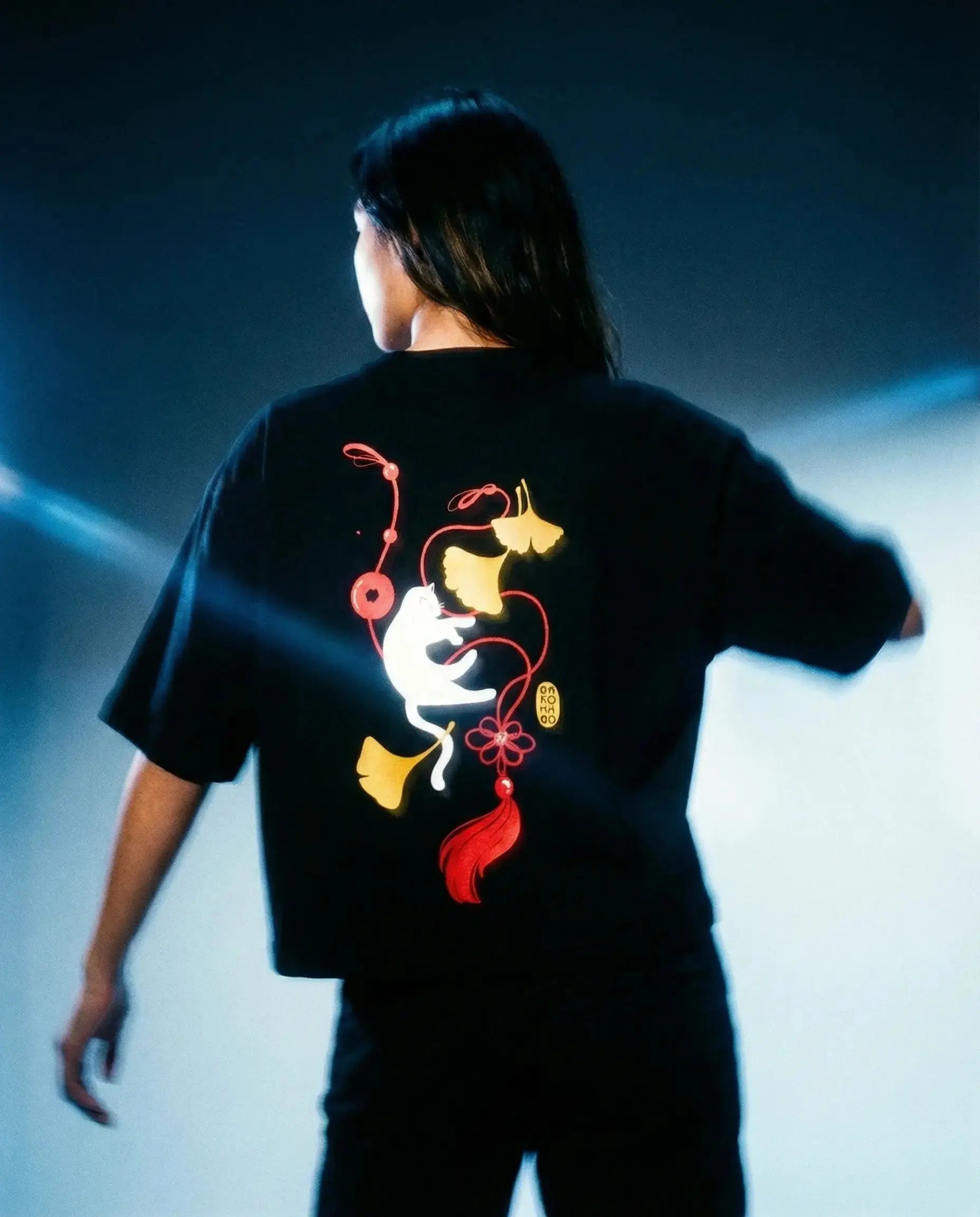 Ginko Cat Tee - Black Cropped Oversized Batohiro