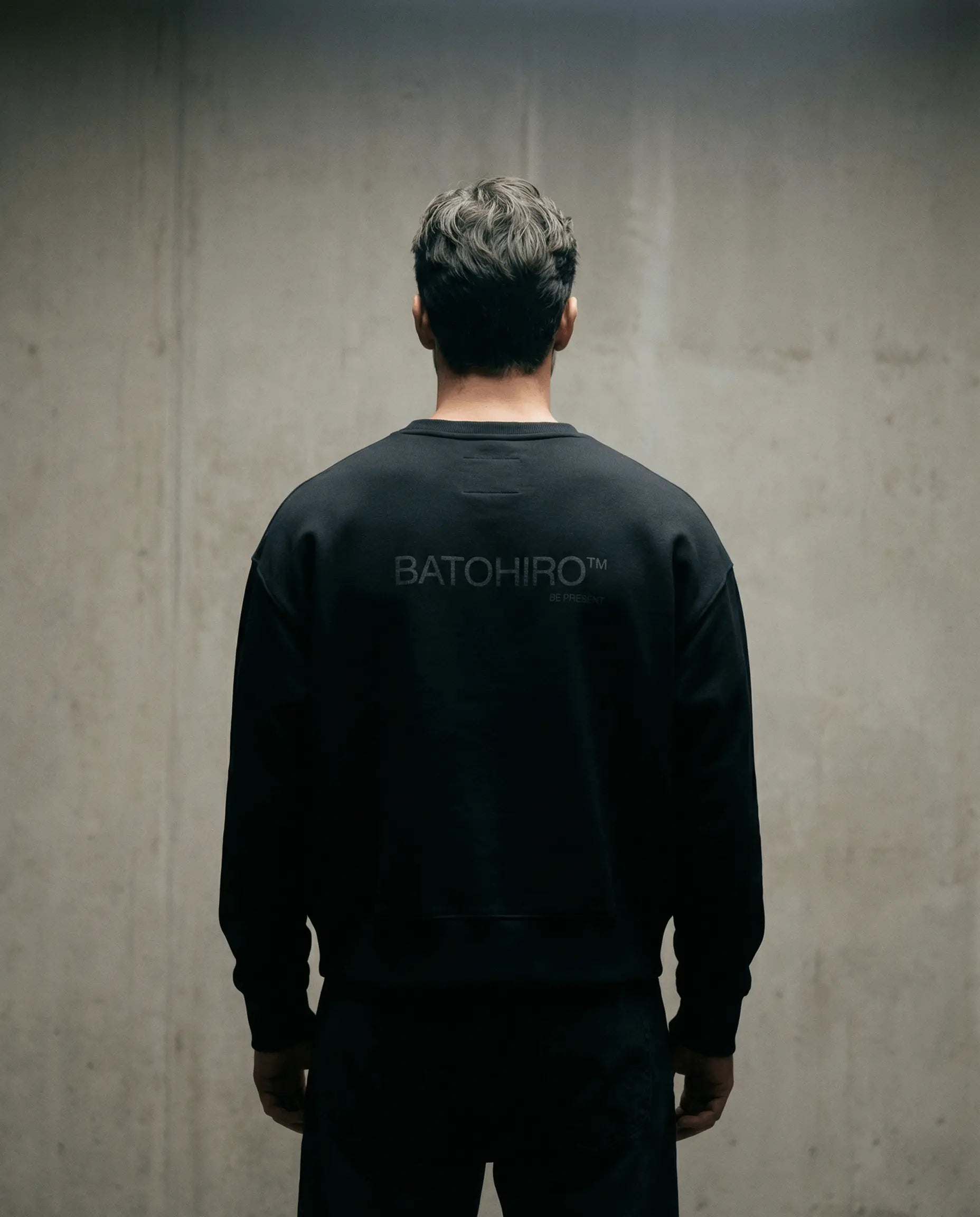 Cropped Mikina 343 - Crewneck Black Batohiro