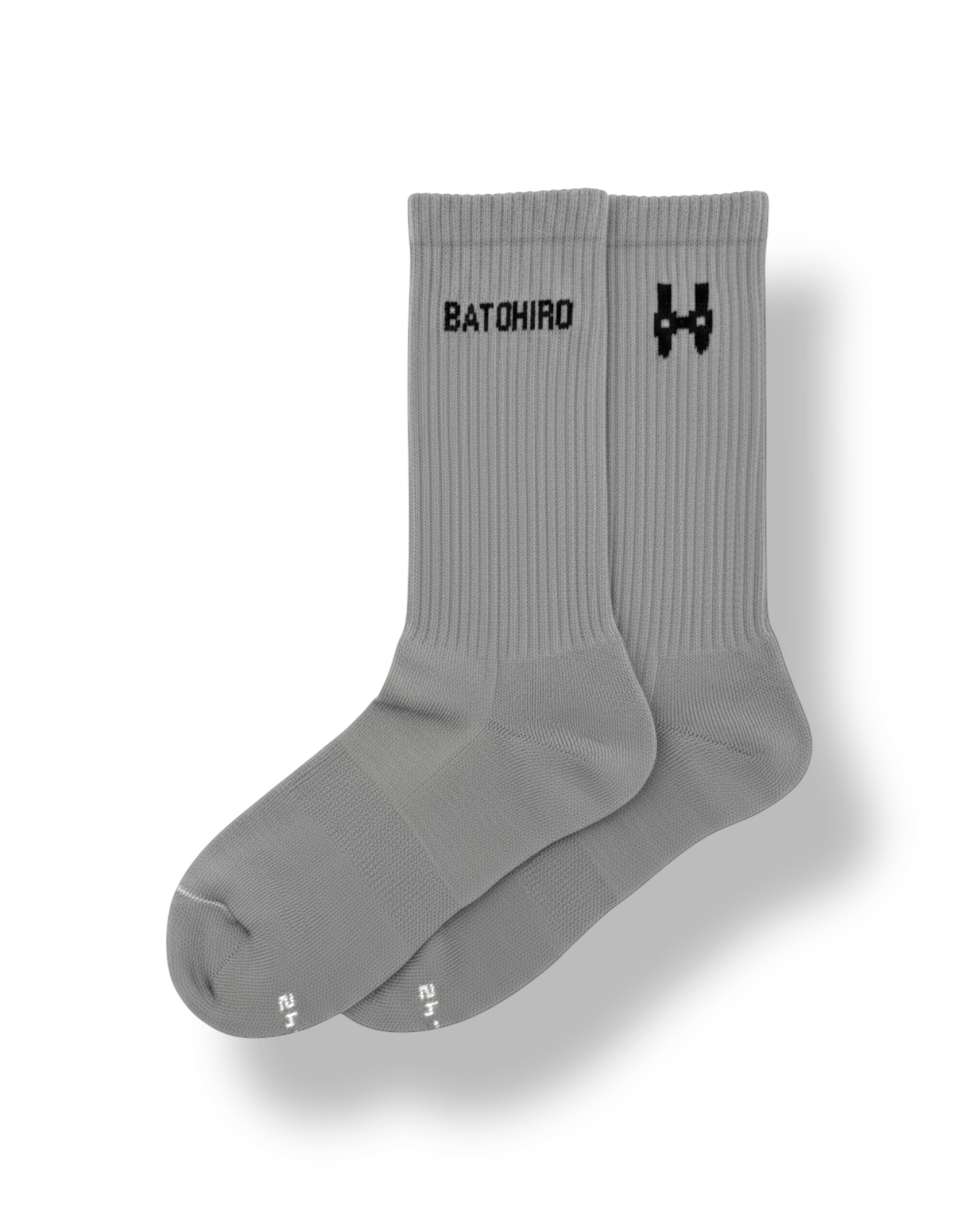 Batohiro šedé crew ponožky s minimalistickým designem a logem Batohiro.