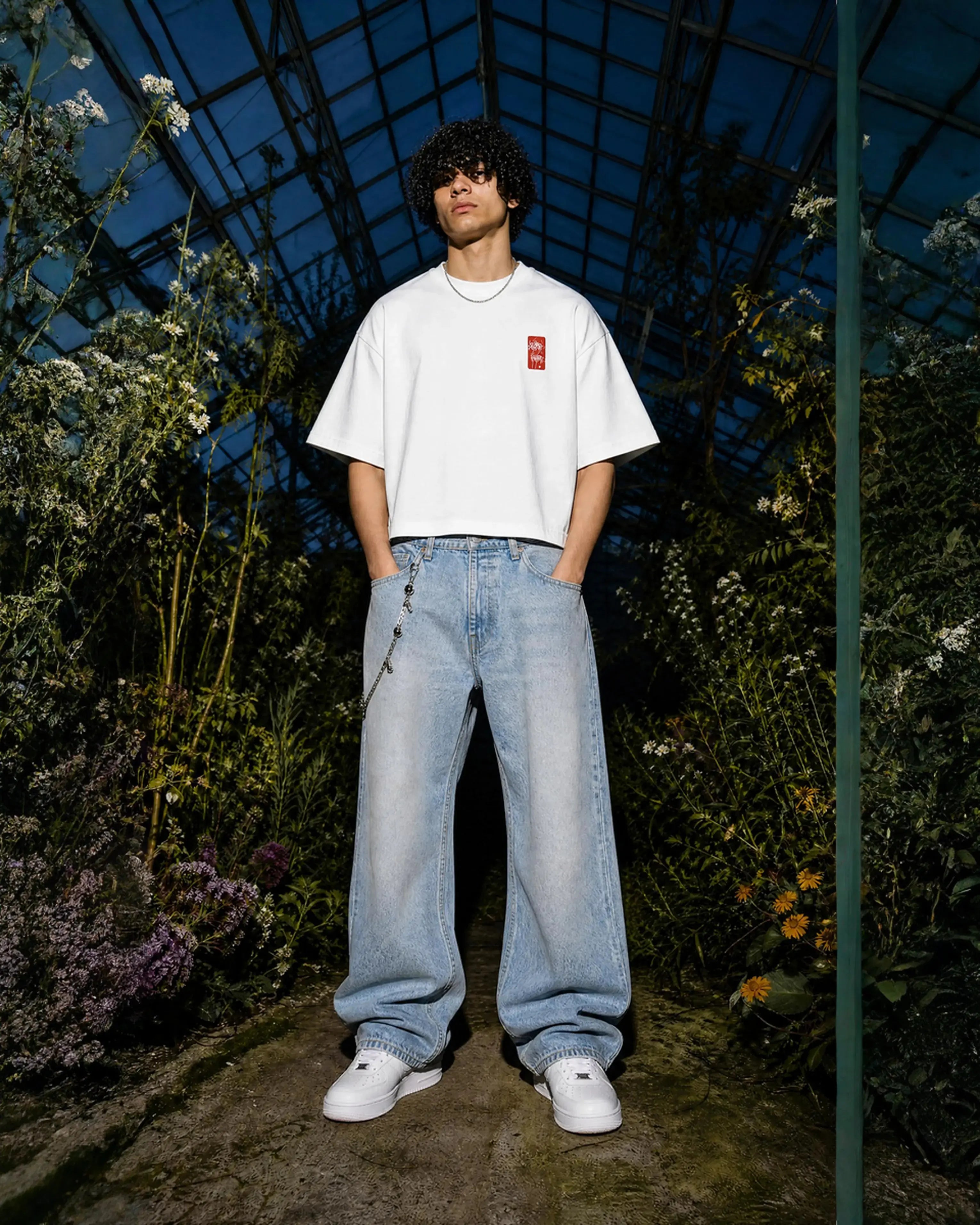 Spider Lily - White Cropped Oversized Tee Batohiro